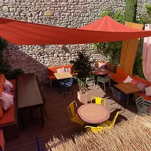 https://coco-marco-hotel.hotels-rhonealpes.com