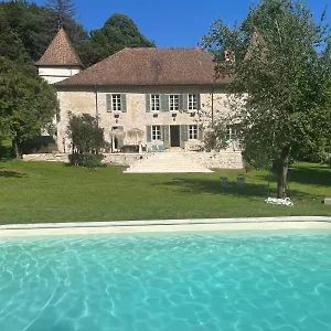 https://domaine-du-tres-haut.hotels-rhonealpes.com